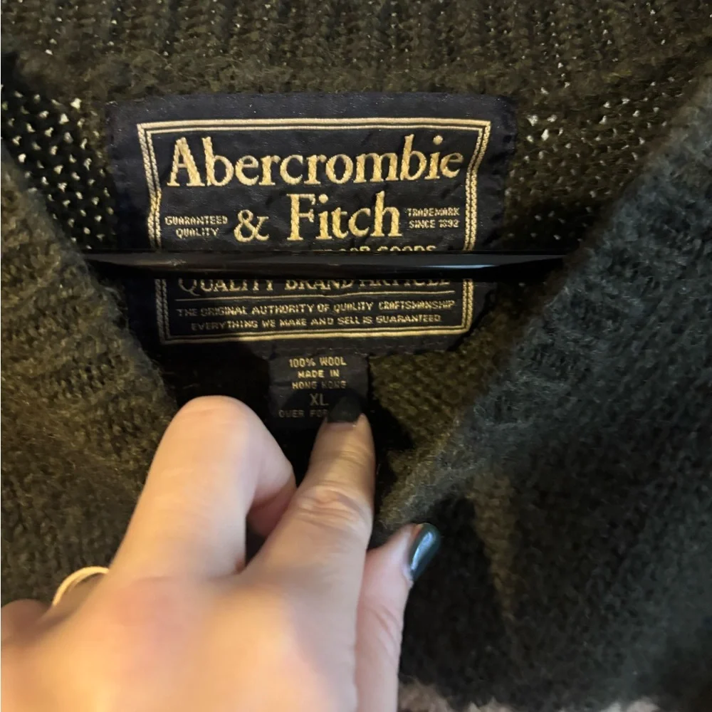 Abercrombie & Fitch Dark‎ Green Sweater with Maroon Pattern vintage y2k